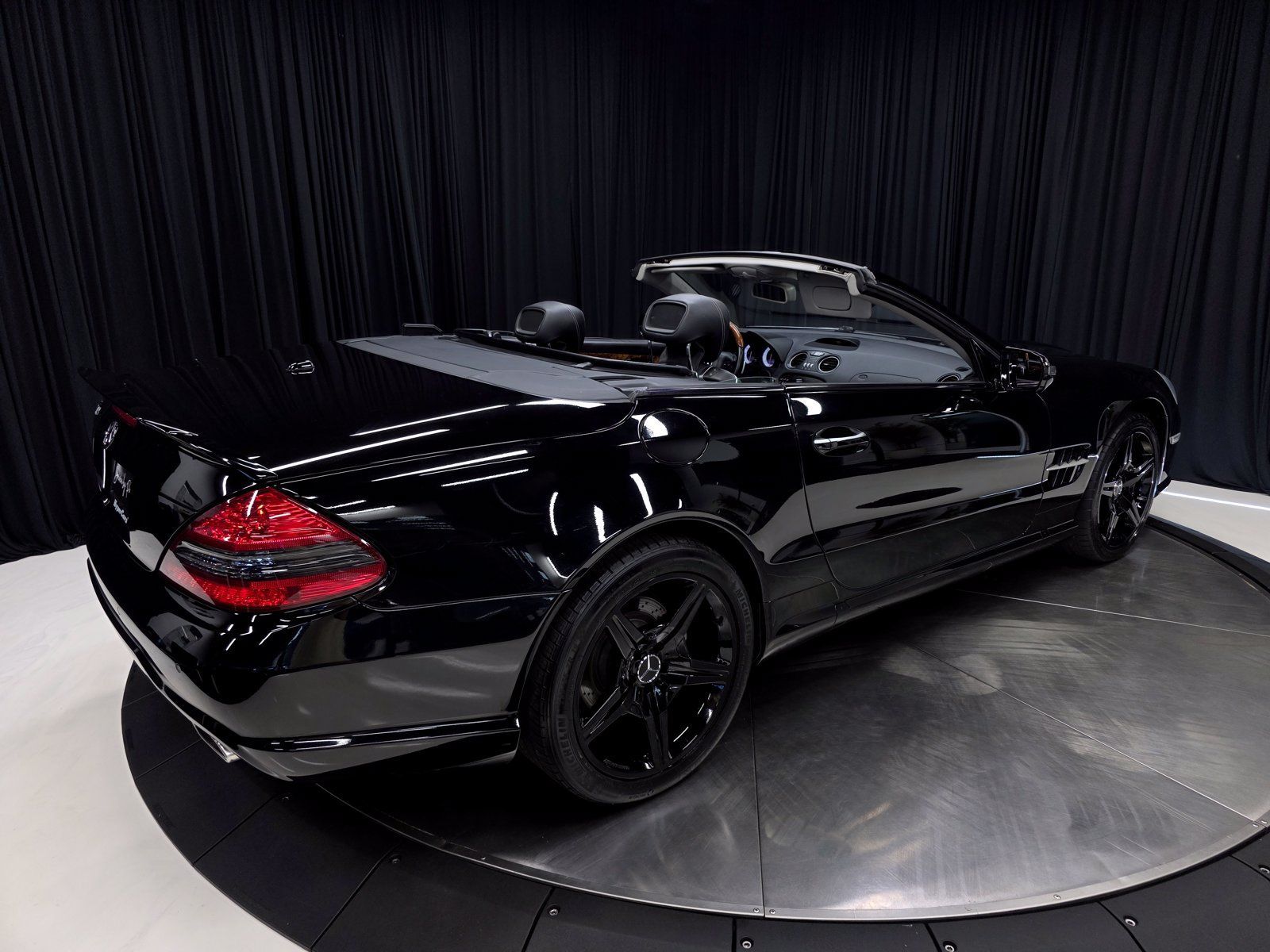 Used 2011 Mercedes-Benz SL 550 image 48