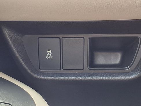 Certified 2026 Honda HR-V LX image 9