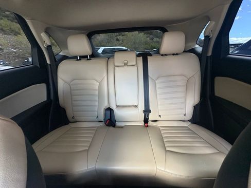 Used 2024 Ford Edge SEL image 6