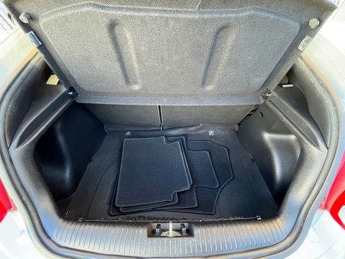 Used 2016 Hyundai Veloster image 19