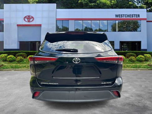 Certified 2020 Toyota Highlander XLE AWD/4WD image 4