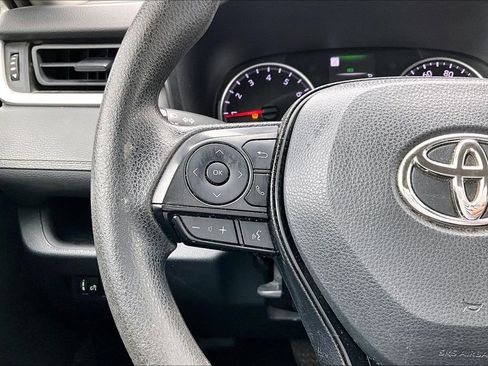 Used 2022 Toyota RAV4 LE image 23