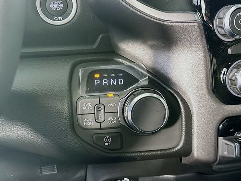 New 2026 RAM 1500 Big Horn AWD/4WD image 12