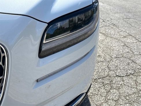 Used 2022 Lincoln Nautilus Reserve w/ Equipment Group 201A image 12