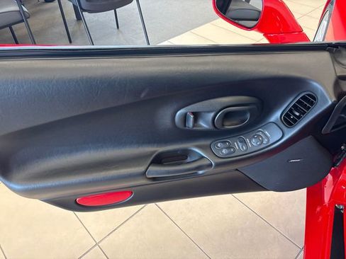 Used 2001 Chevrolet Corvette Coupe RWD image 11