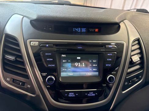Used 2016 Hyundai Elantra SE w/ Option Group 02 FWD image 26