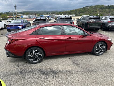 Used 2025 Hyundai Elantra Sport FWD image 6