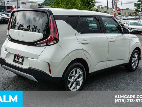 Used 2025 Kia Soul LX w/ LX Technology Package FWD image 5