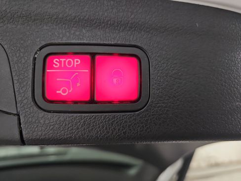 Used 2024 Mercedes-Benz GLE 350 4MATIC image 13