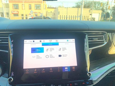 Used 2022 Jeep Wagoneer Series II AWD/4WD image 37