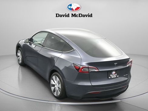 Used 2022 Tesla Model Y Long Range image 36