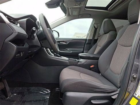 Used 2019 Toyota RAV4 XLE image 13