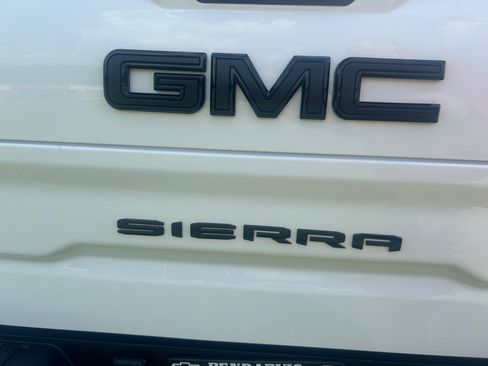 Used 2024 GMC Sierra 1500 AT4 w/ AT4 Premium Package AWD/4WD image 5