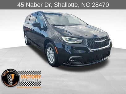 New 2026 Chrysler Pacifica Select