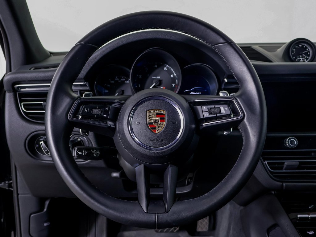 Used 2025 Porsche Macan AWD/4WD image 11