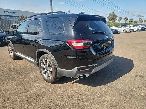 Used 2023 Honda Pilot Touring image 10