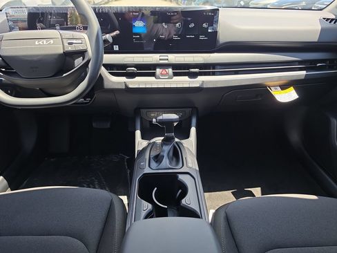 New 2026 Kia K4 FWD image 14