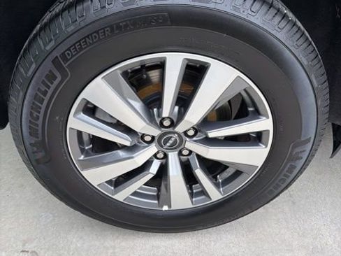 Used 2023 Nissan Pathfinder SL image 29