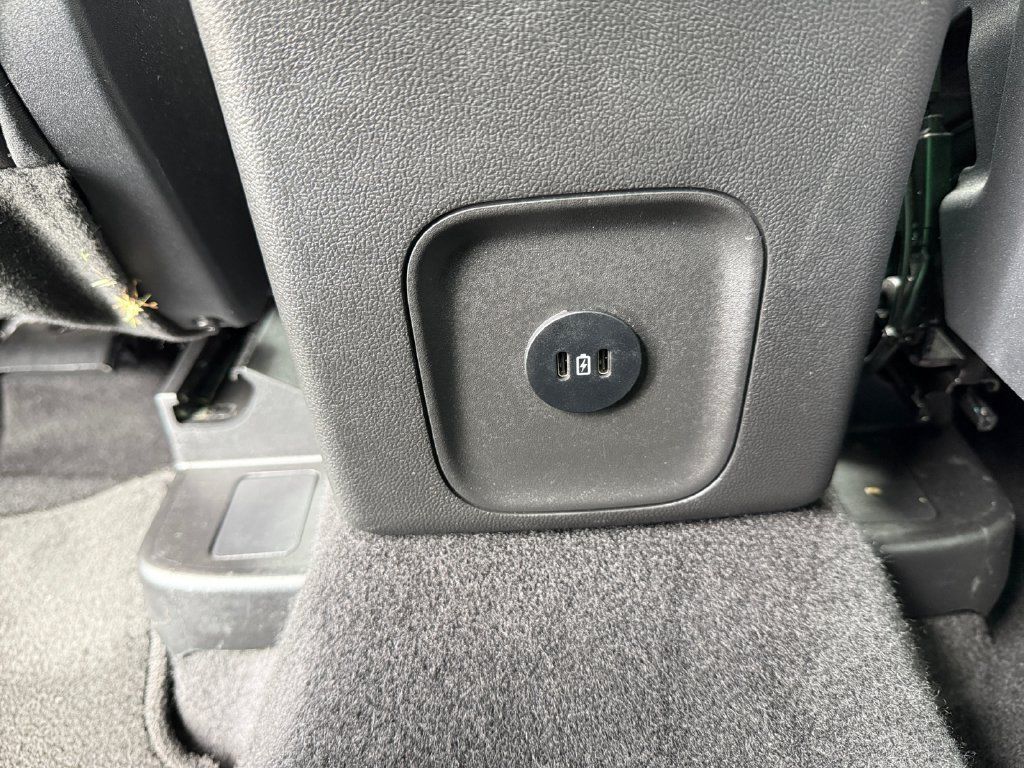 Used 2025 Ford Escape ST-Line Select AWD/4WD image 38