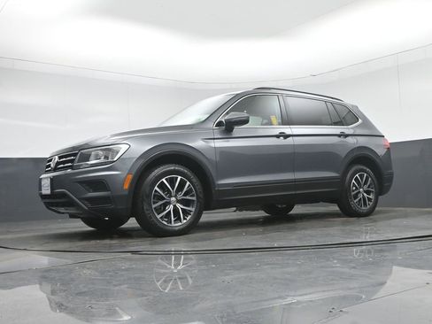 Used 2019 Volkswagen Tiguan SE image 65