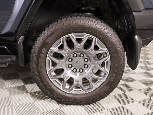 Used 2025 GMC Hummer EV 3X w/ LPO, Sport Package image 19