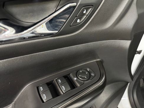 Used 2020 GMC Acadia SLT AWD/4WD image 24