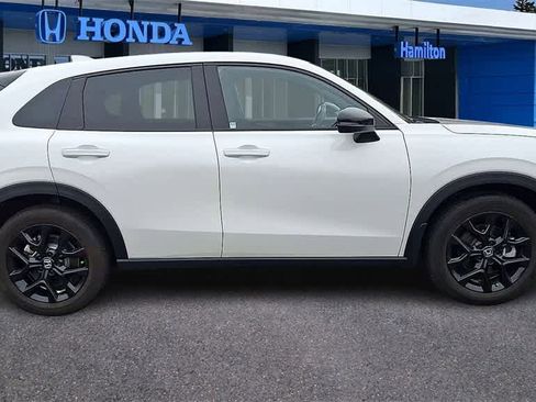 Certified 2025 Honda HR-V Sport image 9