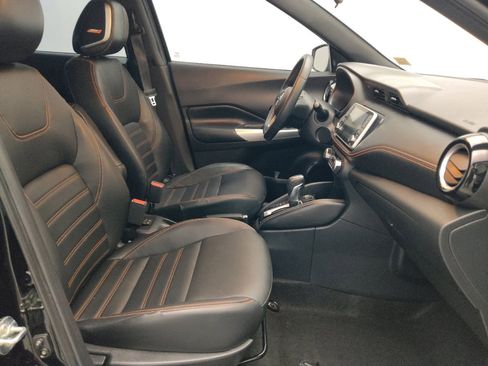 Used 2019 Nissan Kicks SR w/ SR Premium Package FWD image 21