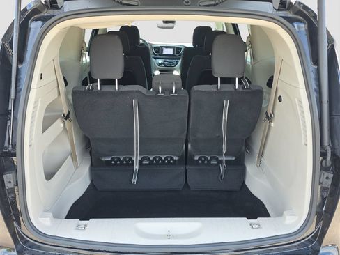 Used 2024 Chrysler Voyager LX FWD image 17