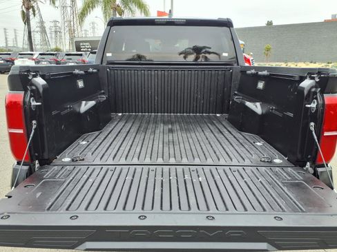 Certified 2025 Toyota Tacoma TRD Off-Road AWD/4WD image 7