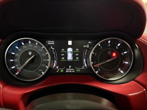 Used 2023 Maserati Levante GT AWD/4WD image 38