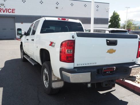 Used 2014 Chevrolet Silverado 2500 LT AWD/4WD image 3