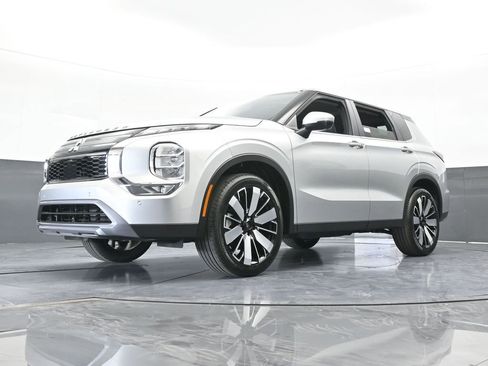 New 2026 Mitsubishi Outlander SE image 56