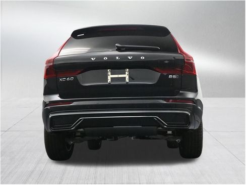 New 2026 Volvo XC60 B5 Core AWD/4WD image 24