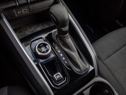 Used 2023 Chevrolet Colorado Trail Boss image 19