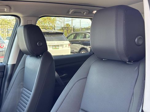 New 2025 Land Rover Discovery Sport S image 20