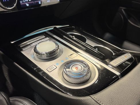 Used 2023 Genesis G80 2.5T image 17