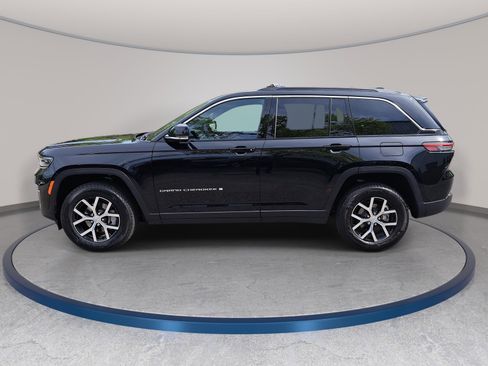 New 2025 Jeep Grand Cherokee Limited w/ Trailer Tow Package RWD image 8