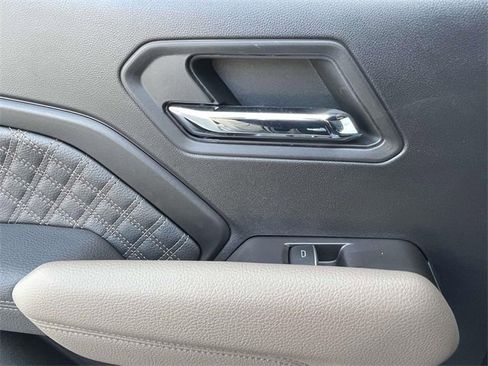 Used 2025 GMC Canyon Denali image 12