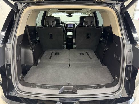 Used 2019 GMC Acadia Denali w/ Technology Package AWD/4WD image 7