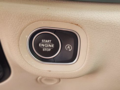 Used 2021 Mercedes-Benz GLS 450 4MATIC image 20