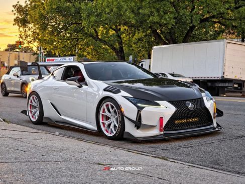 Used 2018 Lexus LC 500 Coupe w/ Touring Package RWD image 4