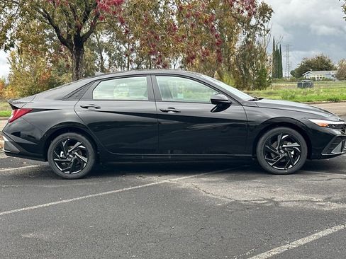 New 2026 Hyundai Elantra Sport image 3