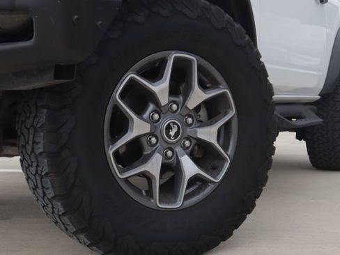 Used 2023 Ford Bronco Badlands image 2