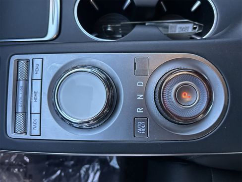 Used 2025 Genesis GV70 2.5T image 17