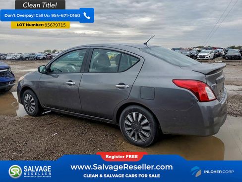 Used 2016 Nissan Versa SV FWD image 3