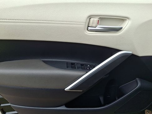 Certified 2022 Toyota Corolla Cross XLE w/ Convenience Package image 12