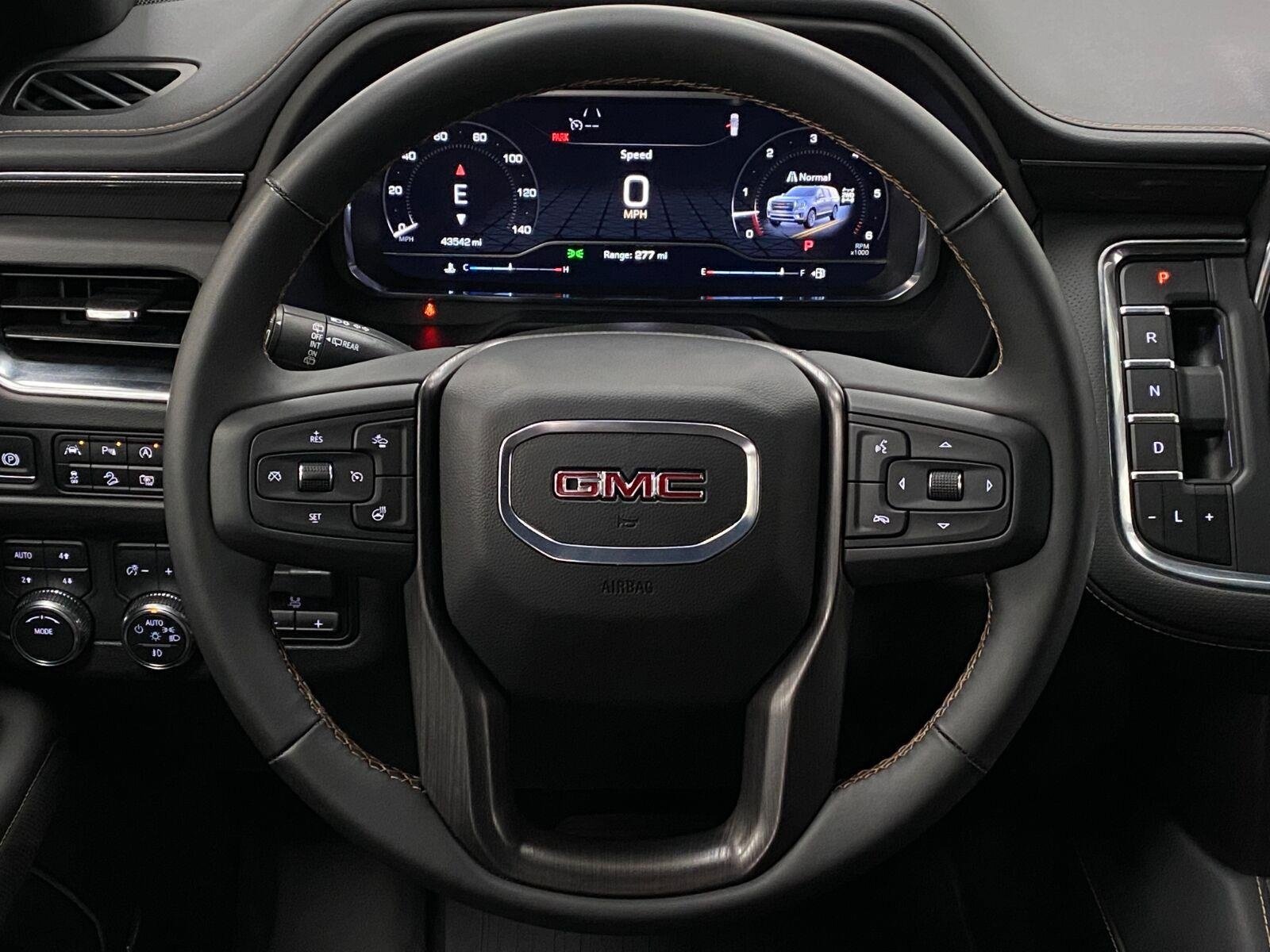 Used 2024 GMC Yukon AT4 w/ Technology Package AWD/4WD image 17