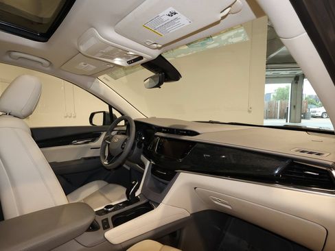 Certified 2022 Cadillac XT6 Premium Luxury w/ Technology Package AWD/4WD image 29