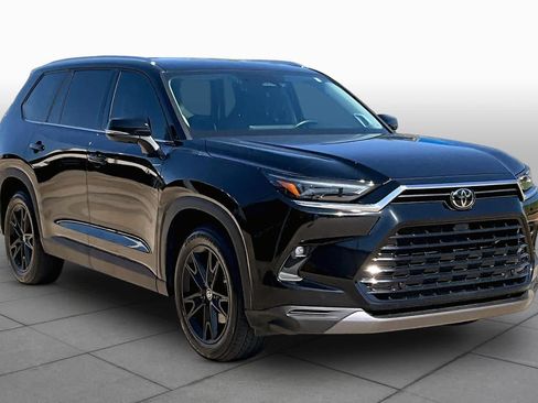Used 2024 Toyota Grand Highlander AWD image 3